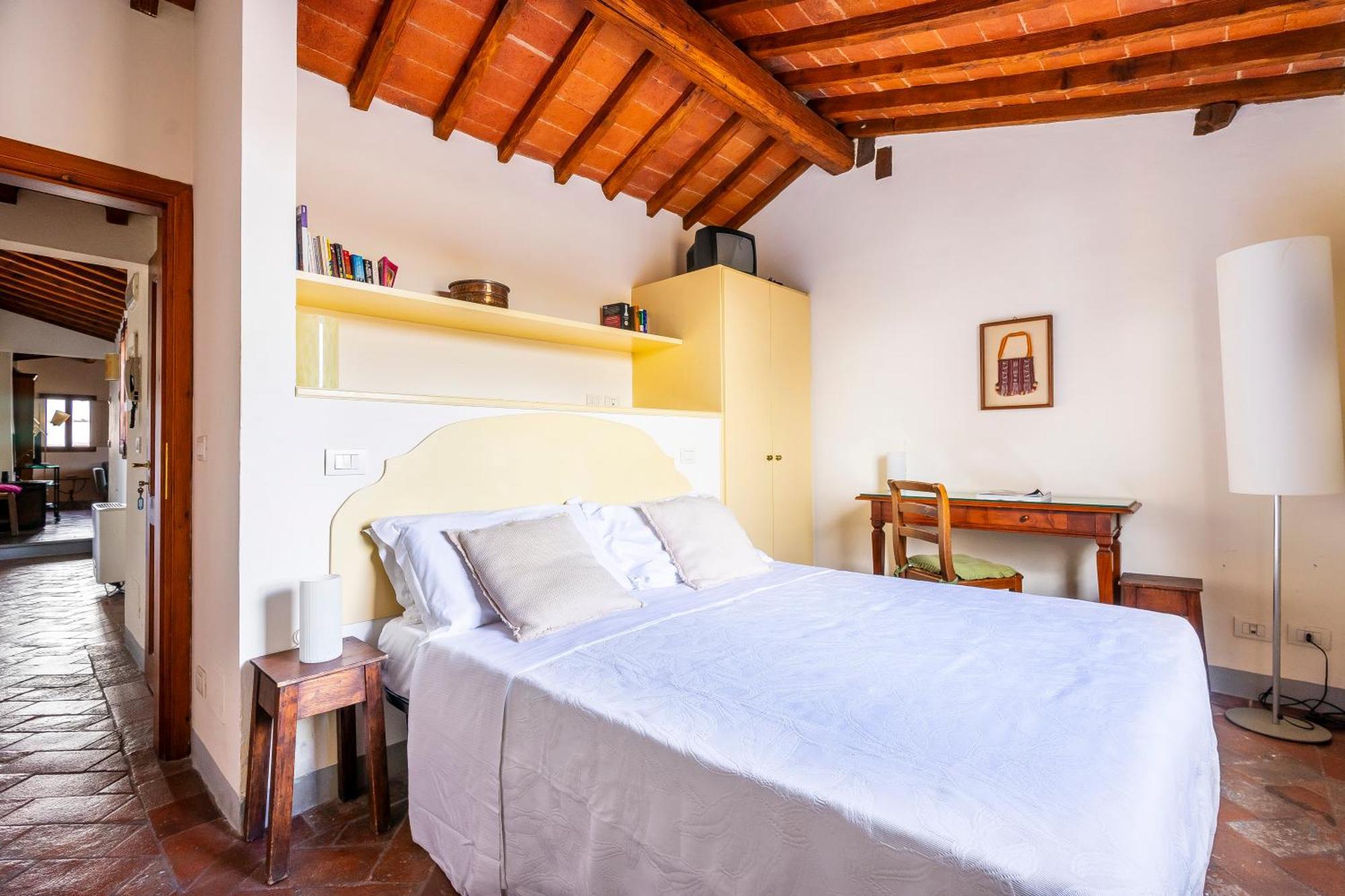 Piazza Santa Croce Apartment *